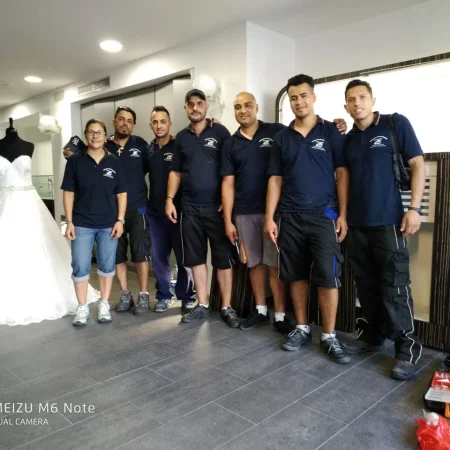 Equipo de Mudanzas Barafiguer en la mudanza de una tienda de vestidos de novia