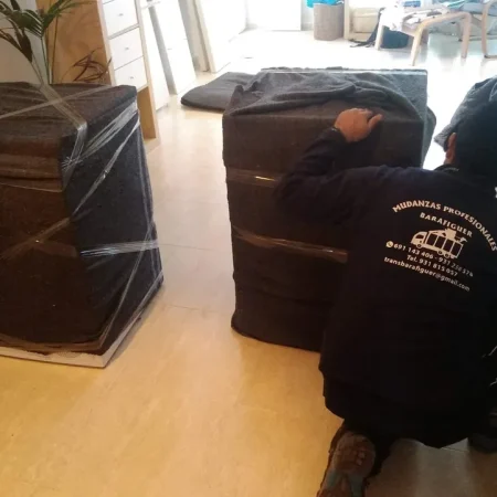 Muebles protegidos en el guardamuebles de Mudanzas Barafiguer